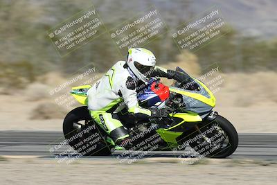 media/Dec-01-2025-Moto Forza (Mon) [[2daa91e15f]]/2-Intermediate Group/Session 3 (Turn 7 Inside Pans)/